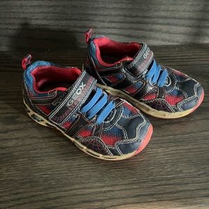 Geox kids Spider-Man shoes sz 8.5 VGUC